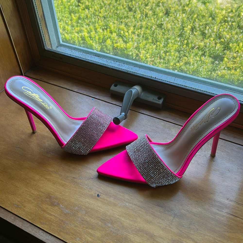 Pink glitter heeels